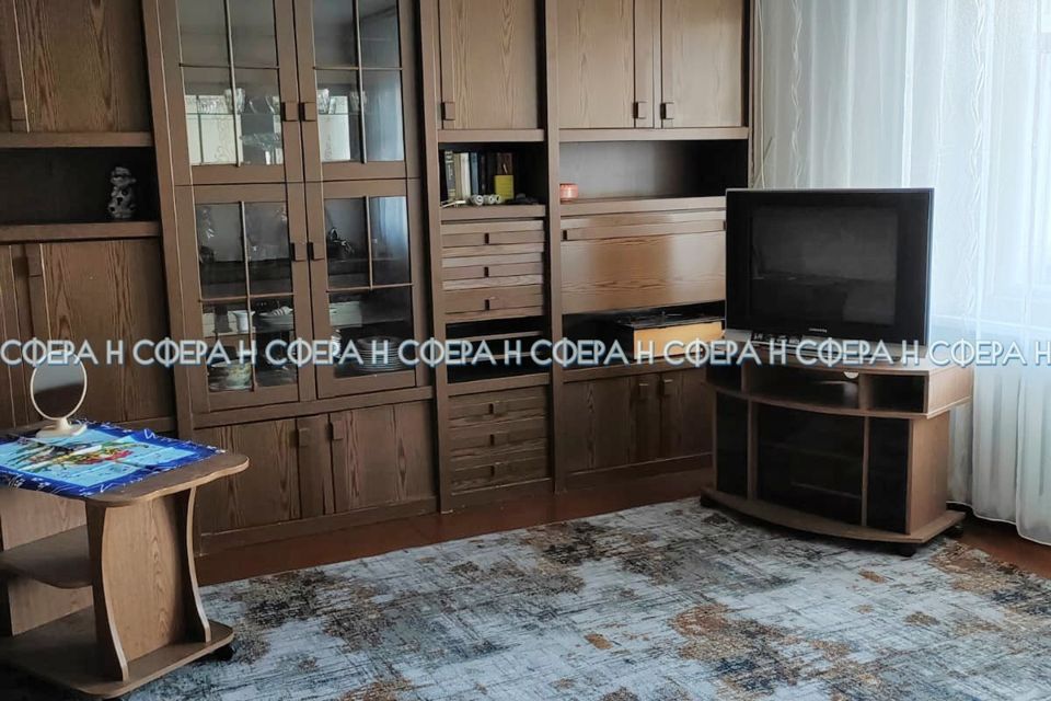 Продаётся 1-комнатная квартира, 41.9 м²