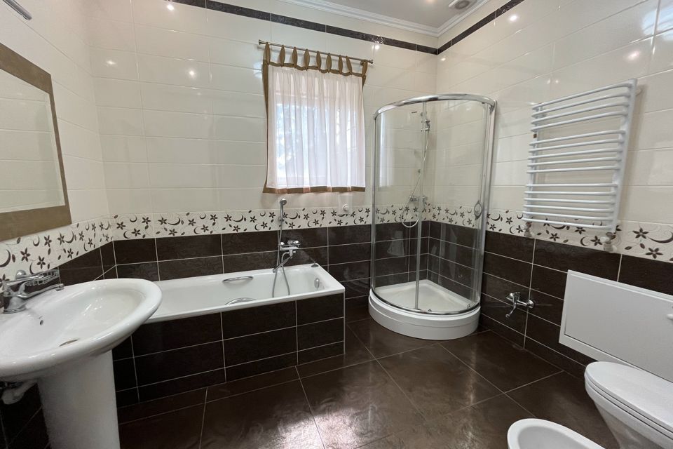 Продаётся 2-этажный дом, 271 м²