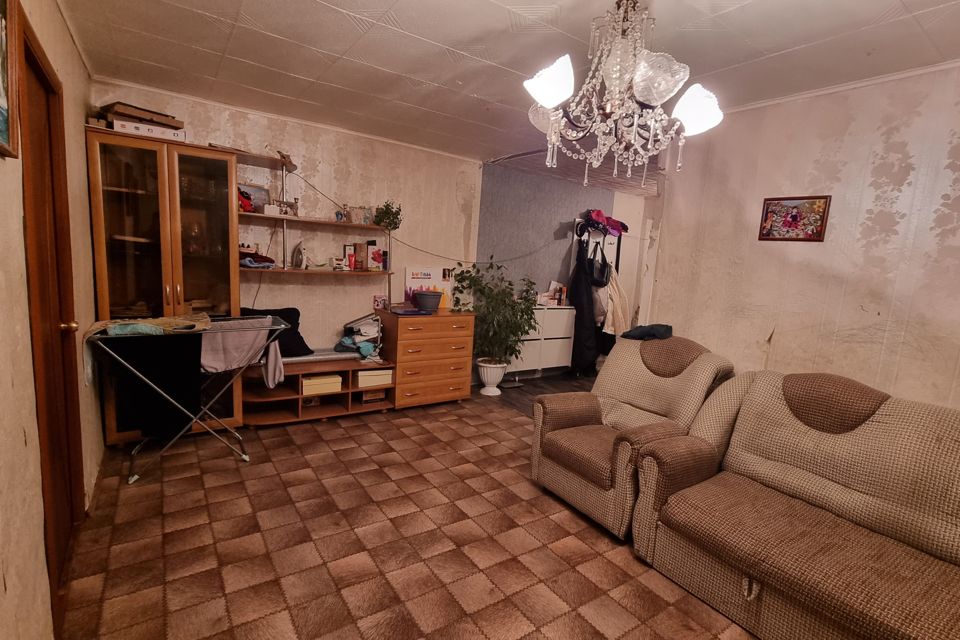 Продаётся 4-комнатная квартира, 63.8 м²