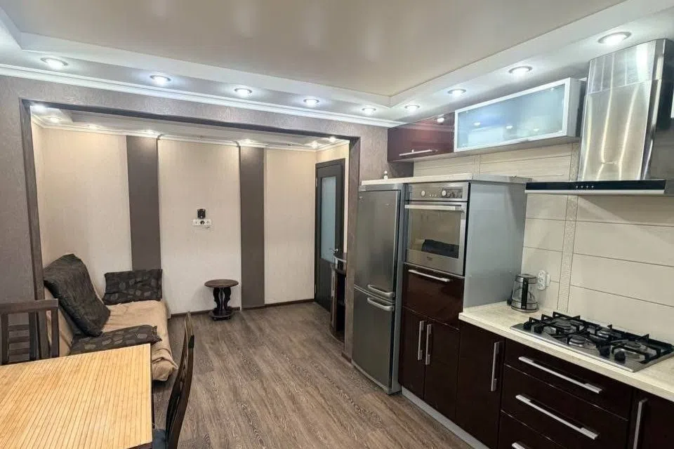 Продаётся 2-комнатная квартира, 60.8 м²