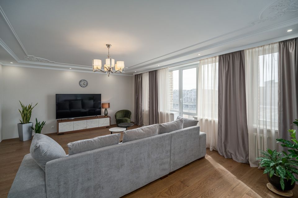 Продаётся 3-комнатная квартира, 126.7 м²