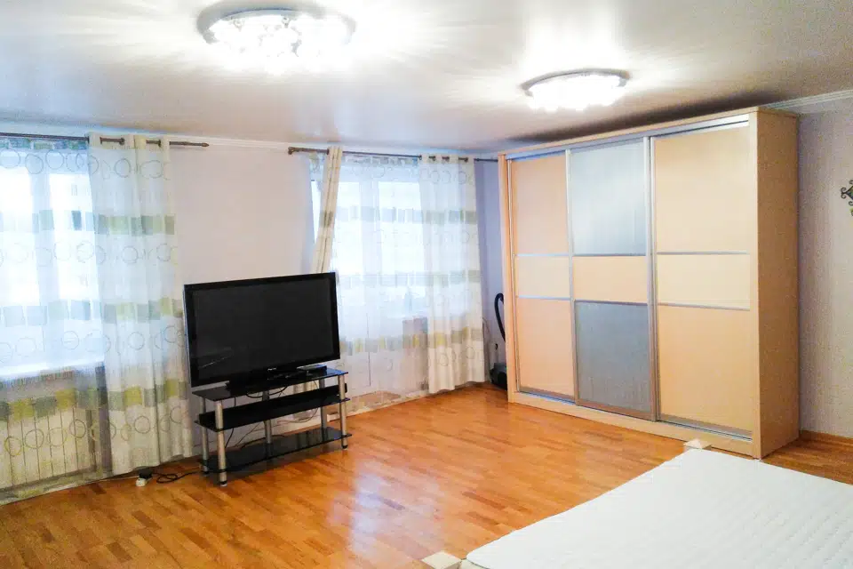 Продаётся 1-комнатная квартира, 70.3 м²
