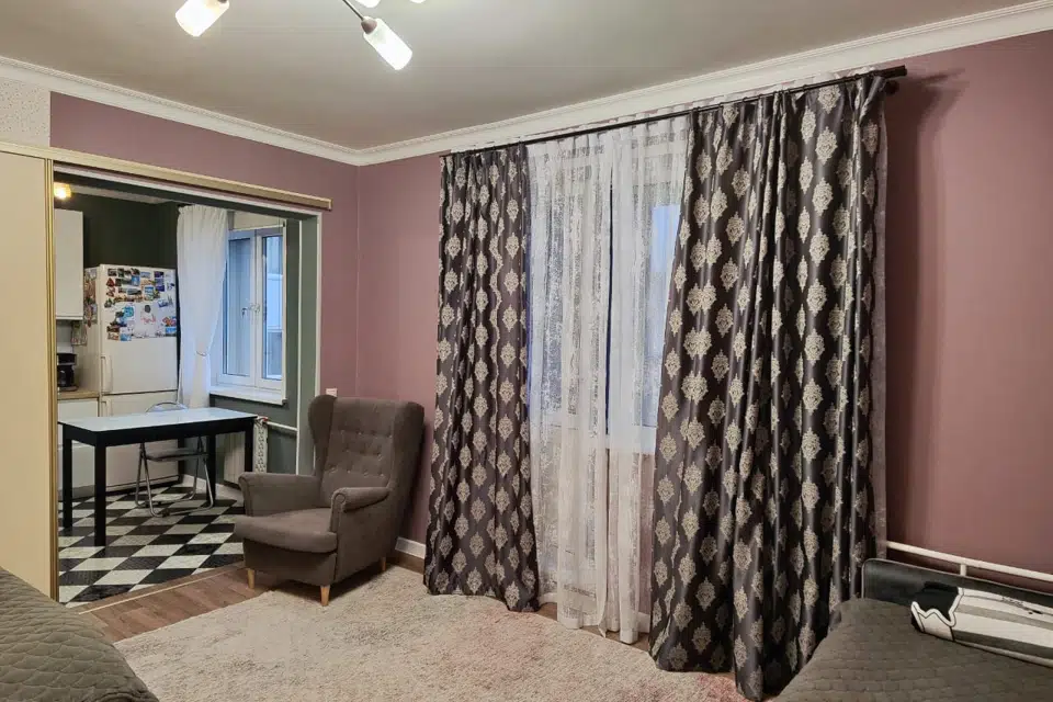 Продаётся 1-комнатная квартира, 42 м²