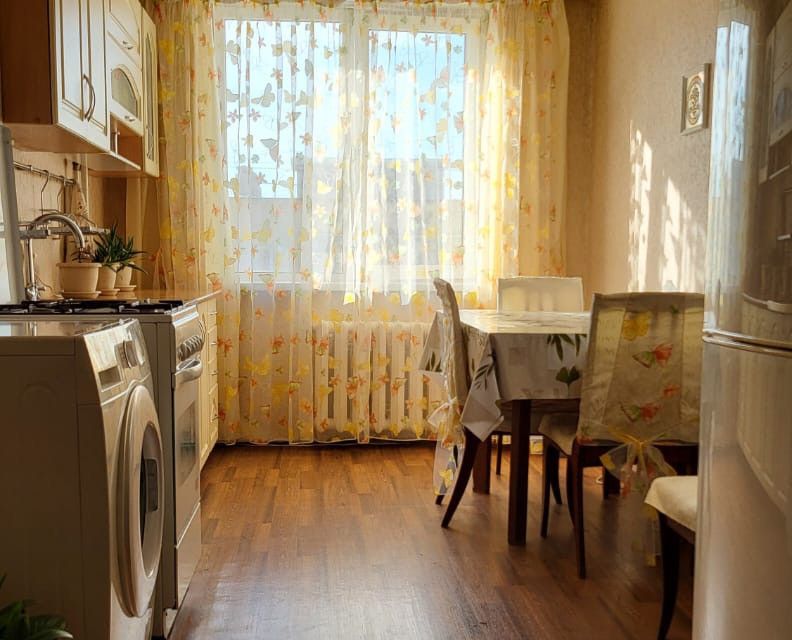Продаётся 4-комнатная квартира, 70.7 м²