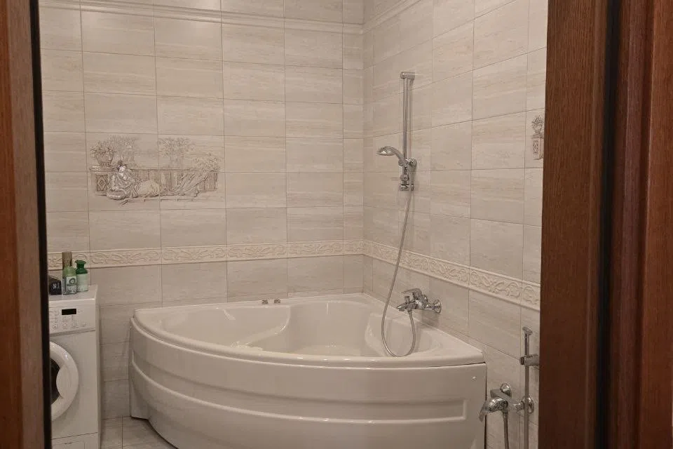 Продаётся 2-комнатная квартира, 90.2 м²