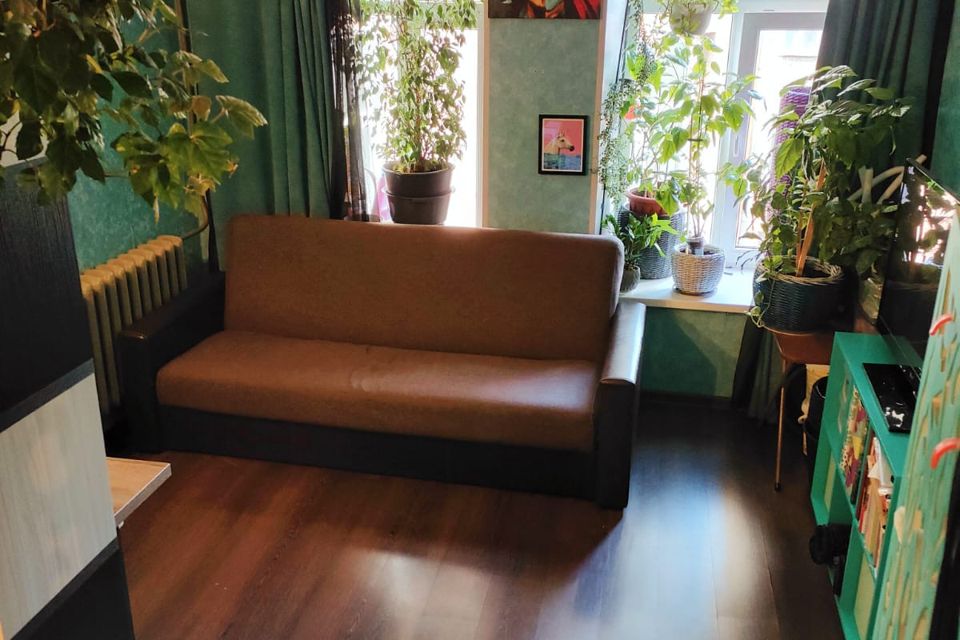 Продаётся комната в 5-комн. квартире, 17.2 м²