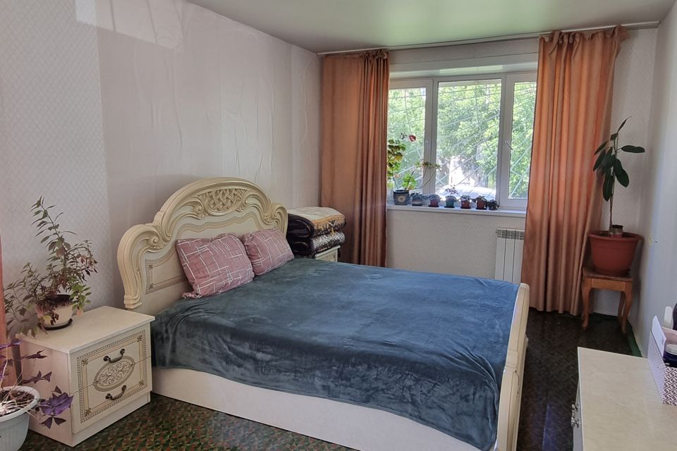 Продаётся 3-комнатная квартира, 49.9 м²
