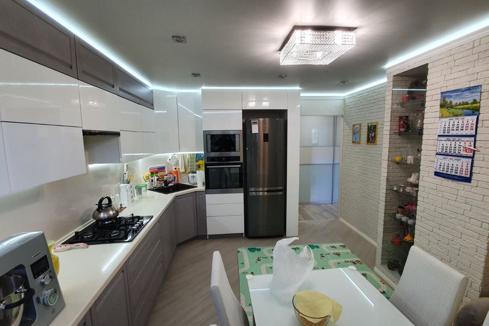 Продаётся 3-комнатная квартира, 64.2 м²