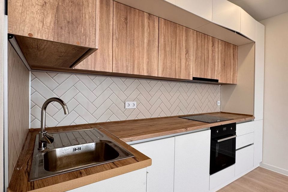 Продаётся 4-комнатная квартира, 125 м²