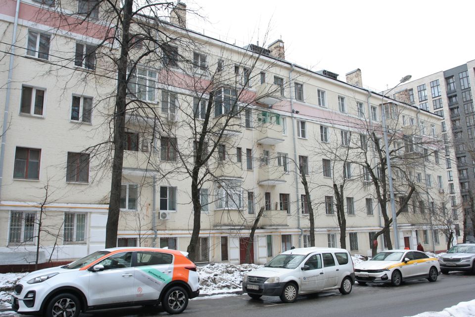 Продаётся комната в 5-комн. квартире, 24.5 м²