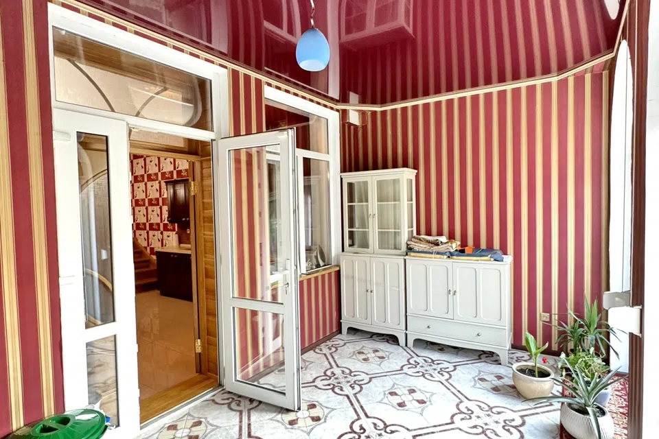 Продаётся таунхаус, 3-эт., 220 м²