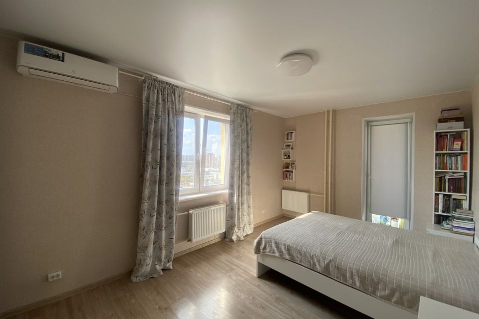 Продаётся 1-комнатная квартира, 53.2 м²