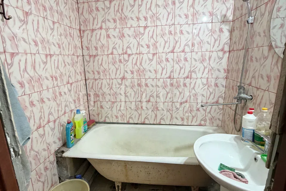 Продаётся 3-комнатная квартира, 70.4 м²