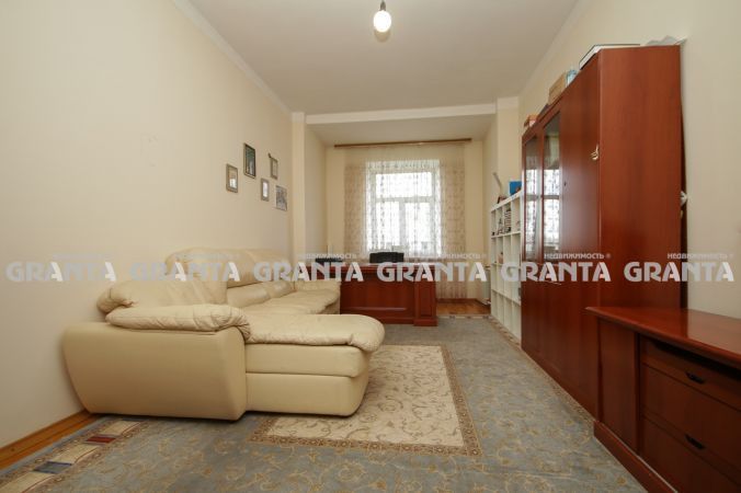 Продаётся 4-комнатная квартира, 108 м²