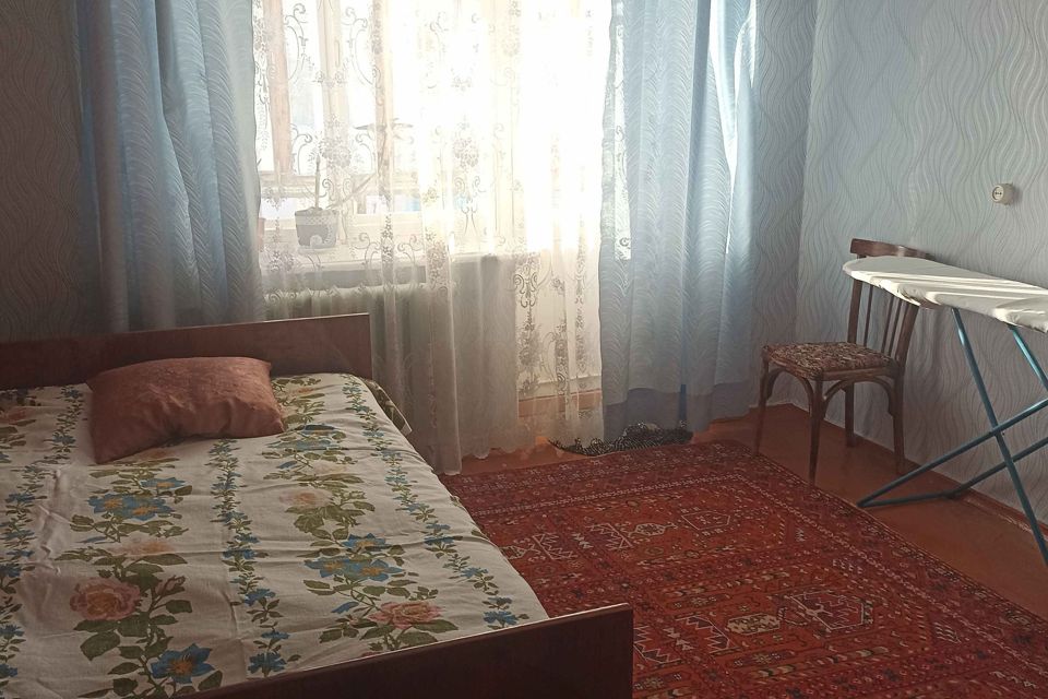 Продаётся 4-комнатная квартира, 61.3 м²