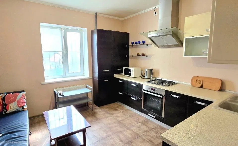 Сдаётся 2-комнатная квартира, 56 м²