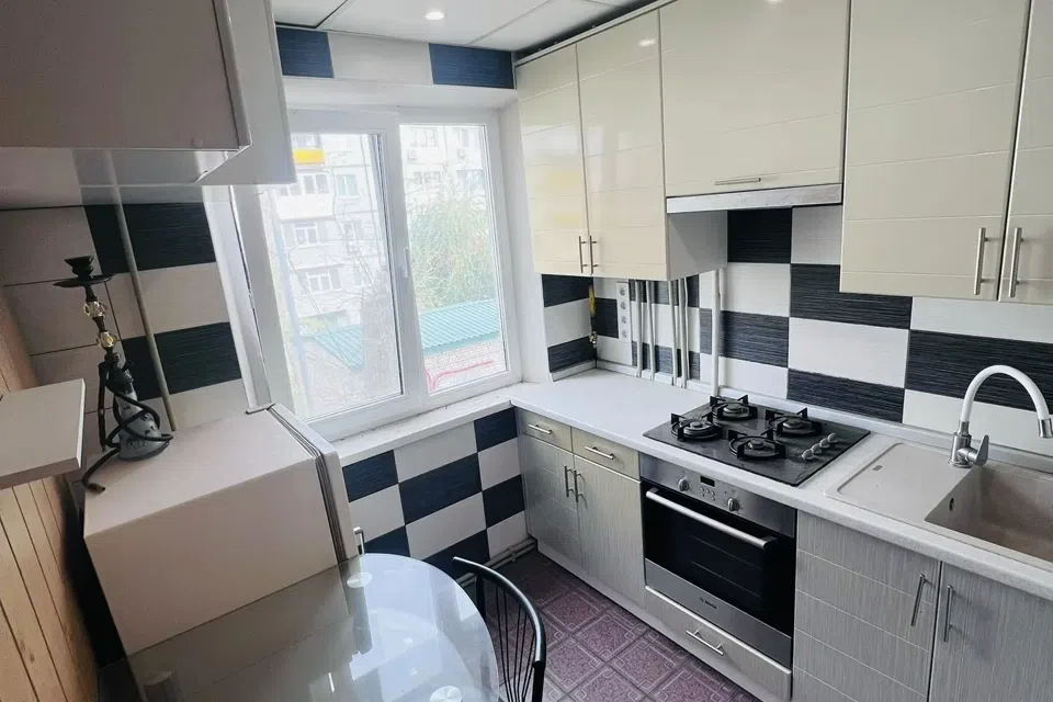 Продаётся 3-комнатная квартира, 61 м²