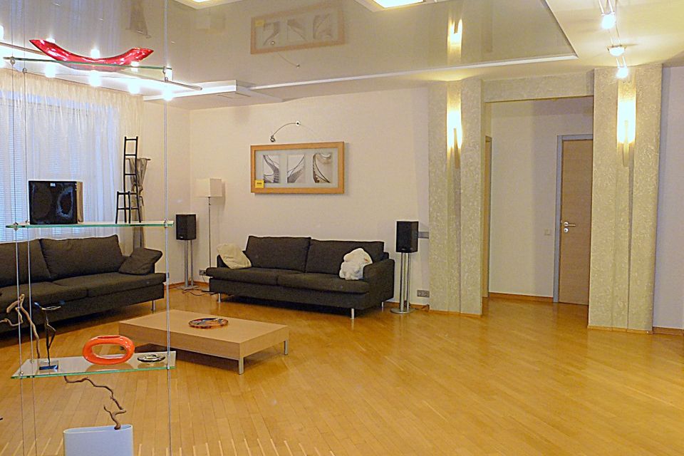 Продаётся 4-комнатная квартира, 143.1 м²