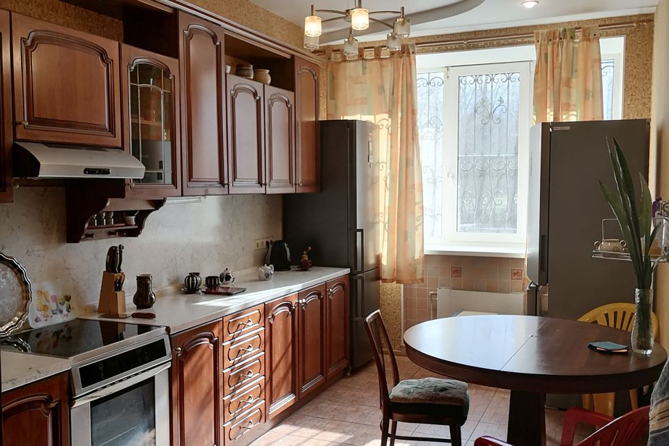 Продаётся 3-комнатная квартира, 100 м²