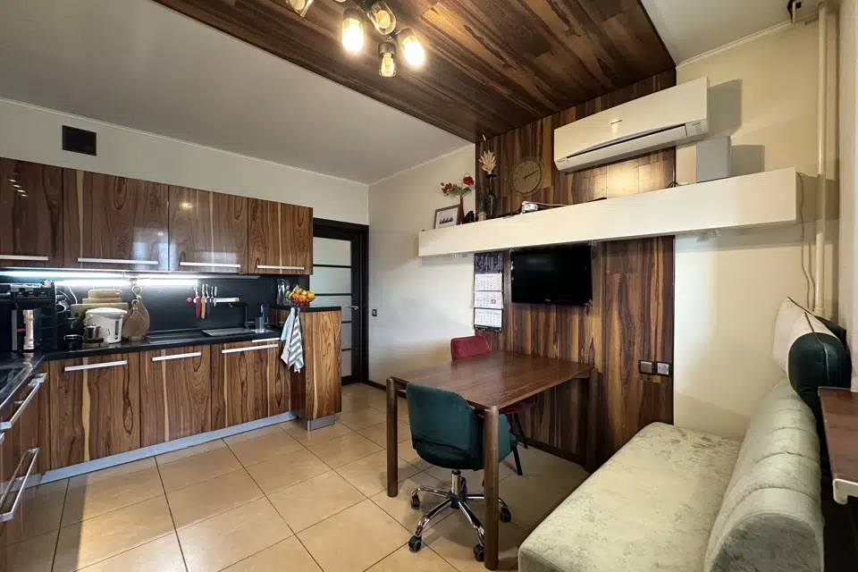Продаётся 4-комнатная квартира, 130 м²