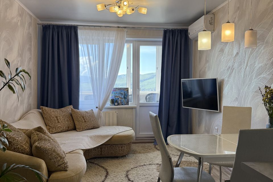 Продаётся 2-комнатная квартира, 80.1 м²