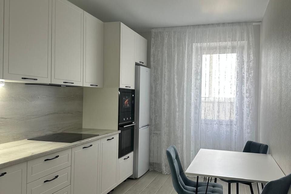 Продаётся 1-комнатная квартира, 42.3 м²