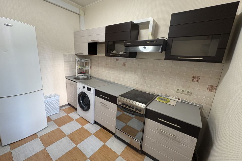 Продаётся 1-комнатная квартира, 42 м²