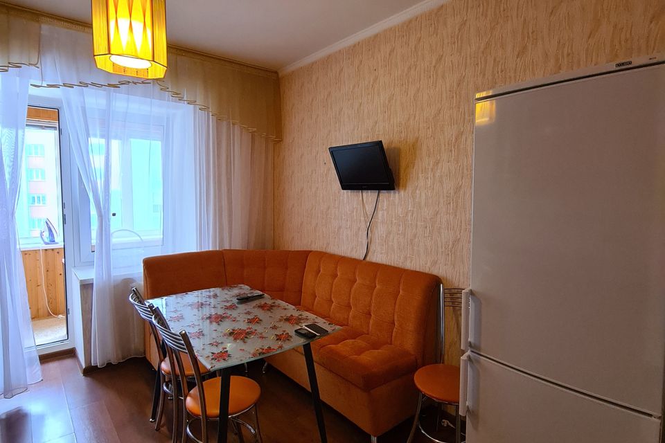 Сдаётся 2-комнатная квартира, 62.2 м²