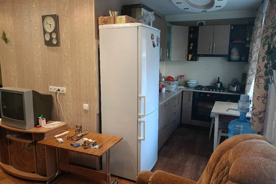 Продаётся 4-комнатная квартира, 66.7 м²