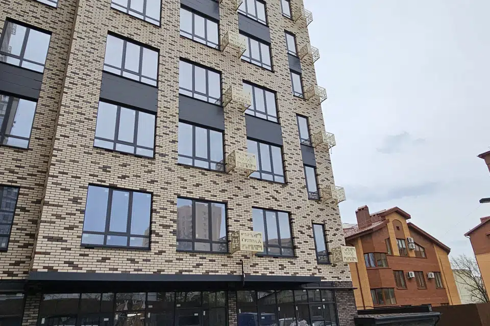 Продаётся 1-комнатная квартира, 52 м²