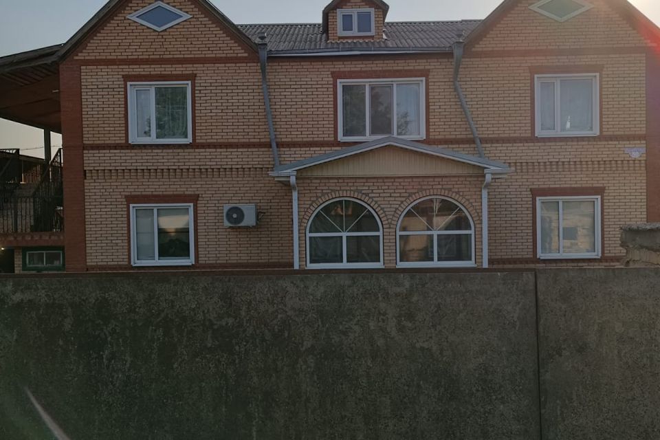 Продаётся 2-этажный дом, 281.6 м²