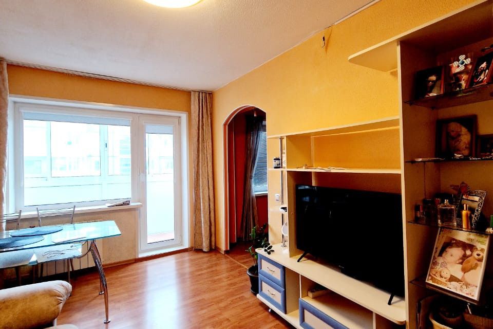 Продаётся 2-комнатная квартира, 43.8 м²