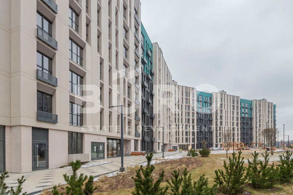 Продаётся 4-комнатная квартира, 172.5 м²
