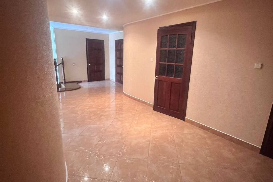 Продаётся 2-этажный дом, 270 м²