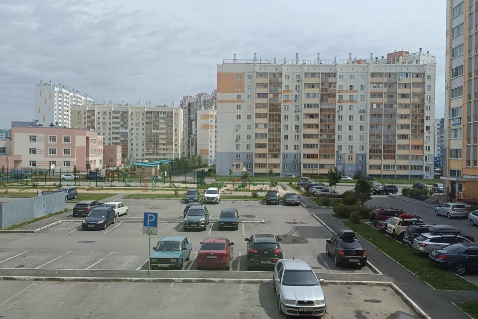Продаётся 1-комнатная квартира, 42 м²