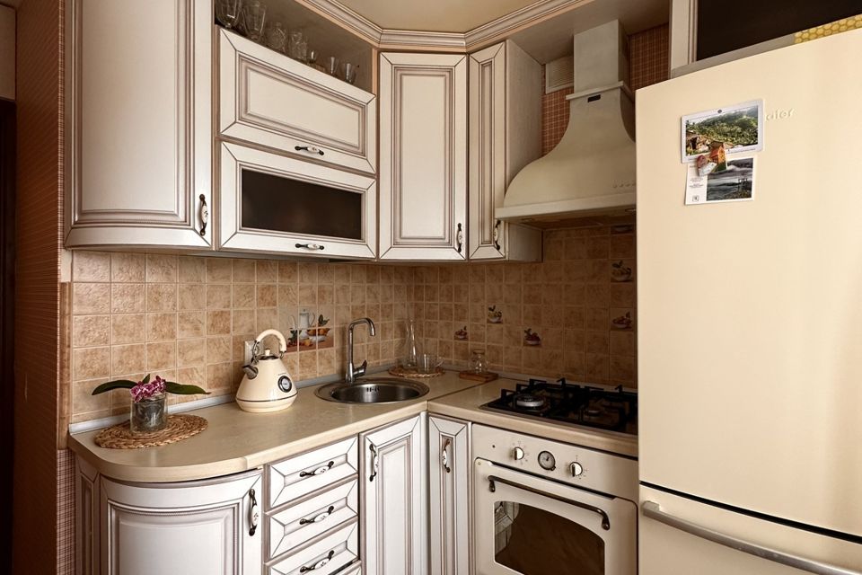 Продаётся 3-комнатная квартира, 48.6 м²