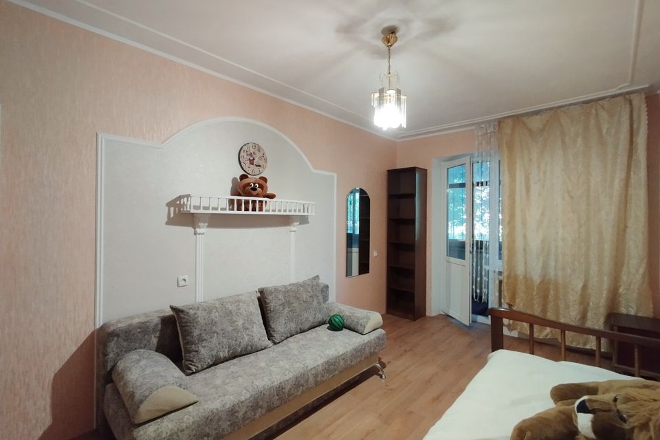 Продаётся 4-комнатная квартира, 98 м²