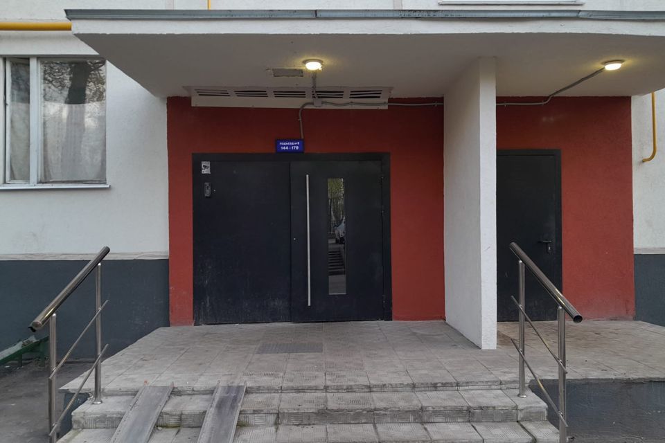 Продаётся 3-комнатная квартира, 57.4 м²