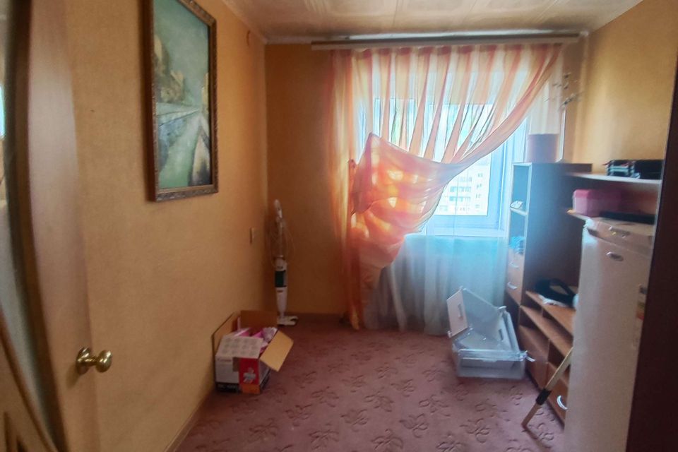 Продаётся 4-комнатная квартира, 62.1 м²