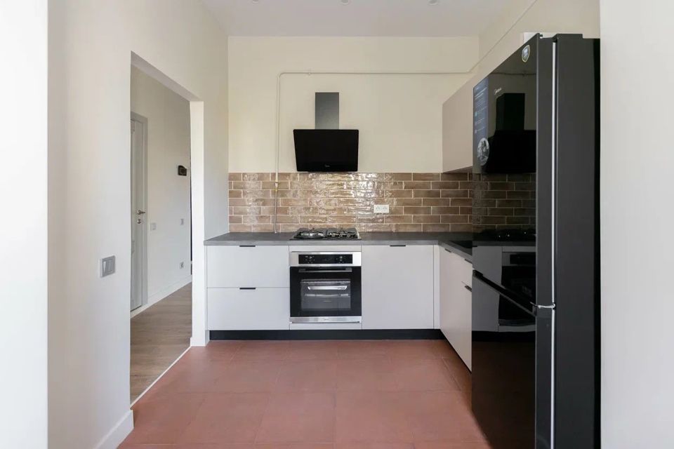 Продаётся 4-комнатная квартира, 97.8 м²