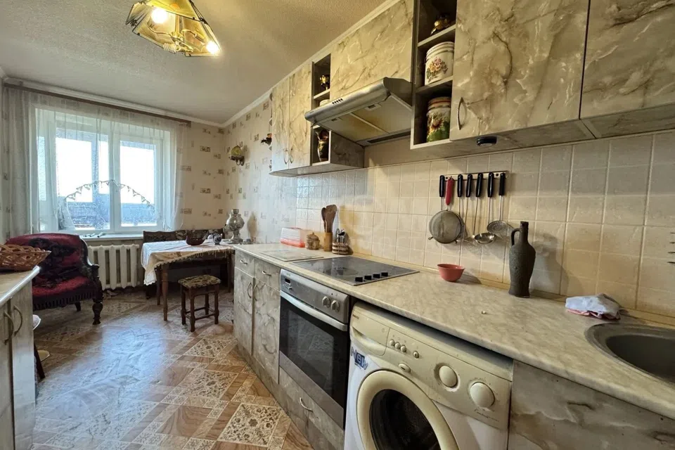 Продаётся 4-комнатная квартира, 90 м²
