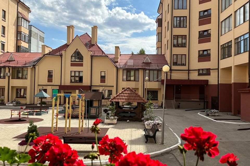 Продаётся 2-комнатная квартира, 103 м²