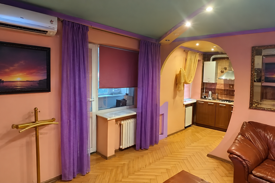 Продаётся 1-комнатная квартира, 43 м²