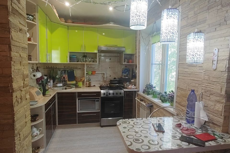 Продаётся 3-комнатная квартира, 48 м²