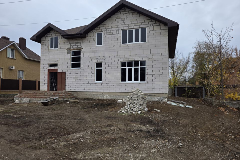 Продаётся 2-этажный дом, 270 м²