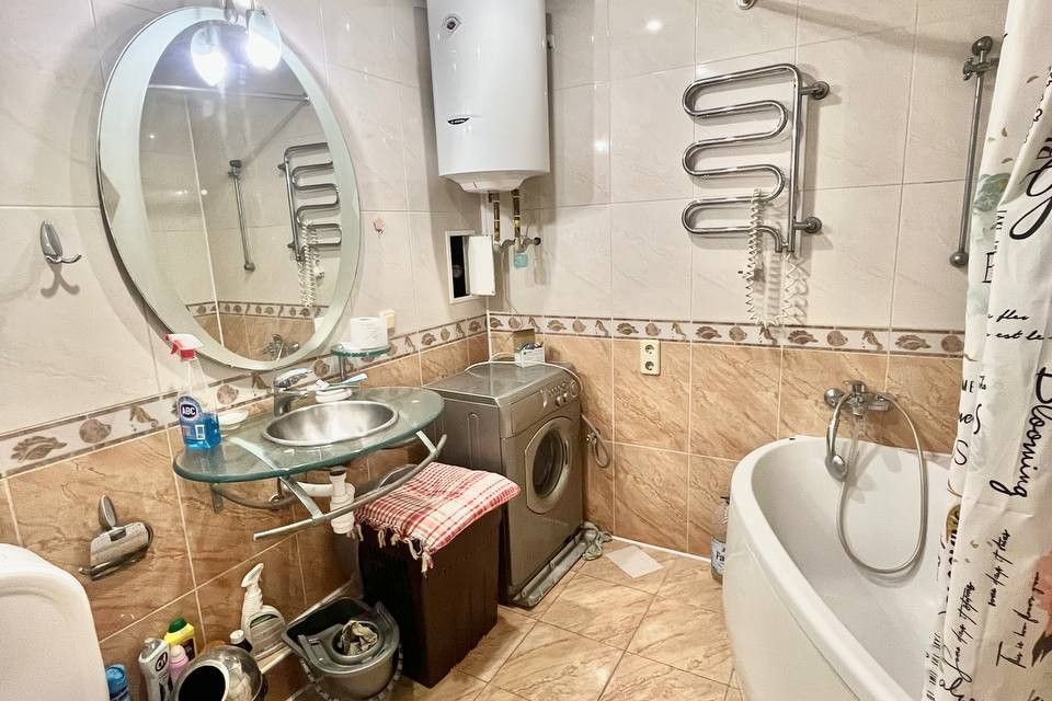 Продаётся 4-комнатная квартира, 100 м²