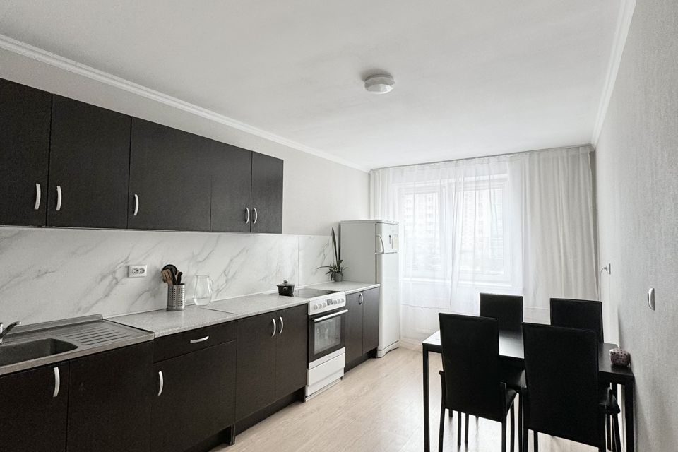 Продаётся 4-комнатная квартира, 102.1 м²