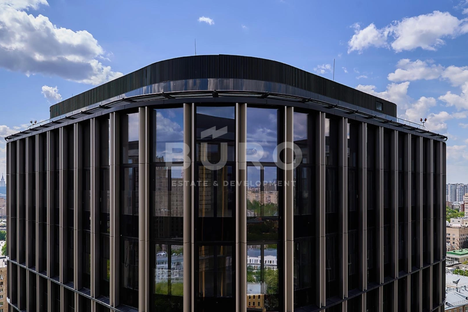 Продаётся 4-комнатная квартира, 495.1 м²
