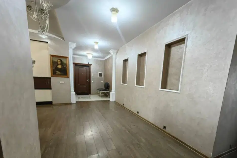 Продаётся 3-комнатная квартира, 122 м²