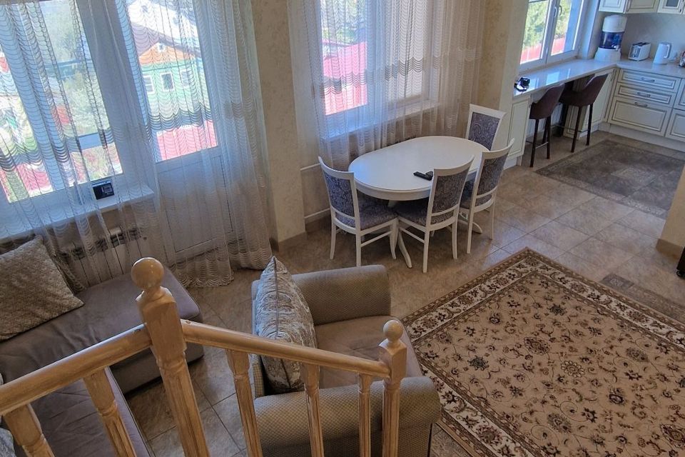 Продаётся 3-комнатная квартира, 104 м²